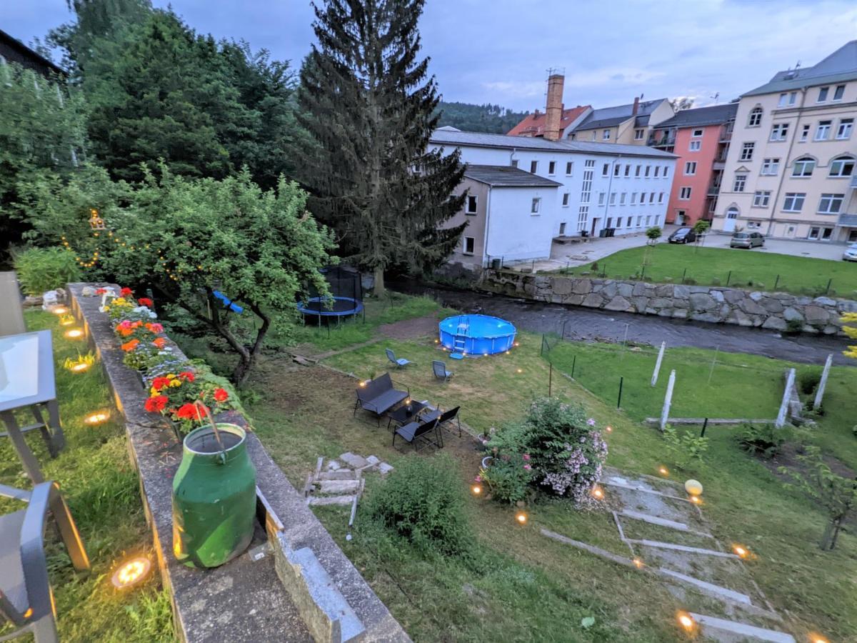 Апартаменты Urlaubstraum Mit Pool, Terrasse & Fluss Im Garten - Ut Зебниц Экстерьер фото
